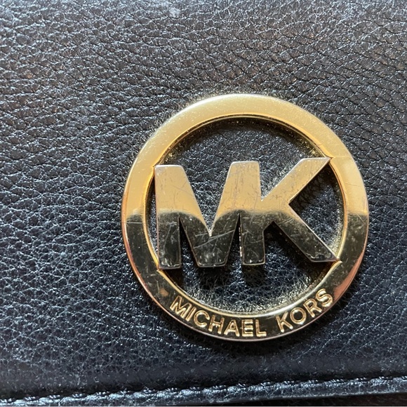 Ladies Michael Kors wallet - Picture 2 of 6